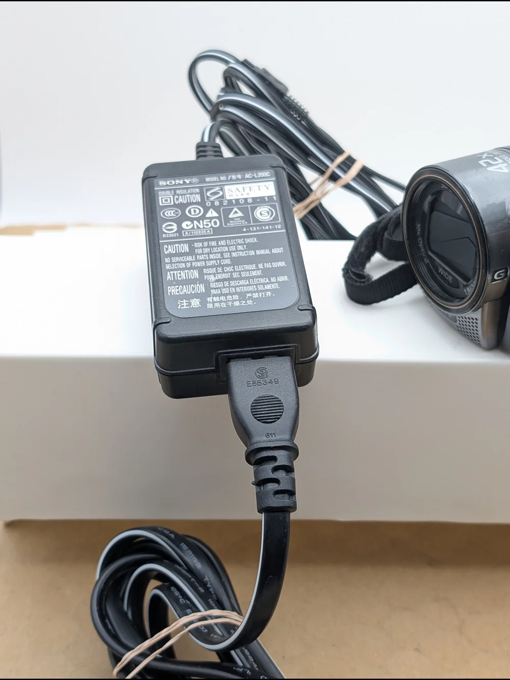 Sony Handycam HDR-CX160 Camcorder 42x Zoom Video Camera Original Battery/Charger